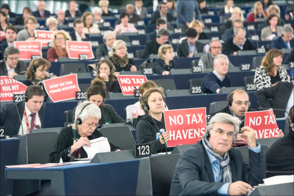 BT 201612 Finance 02 plenary parliament vote tax evasion luxembourg crediteuropean parliament flickr